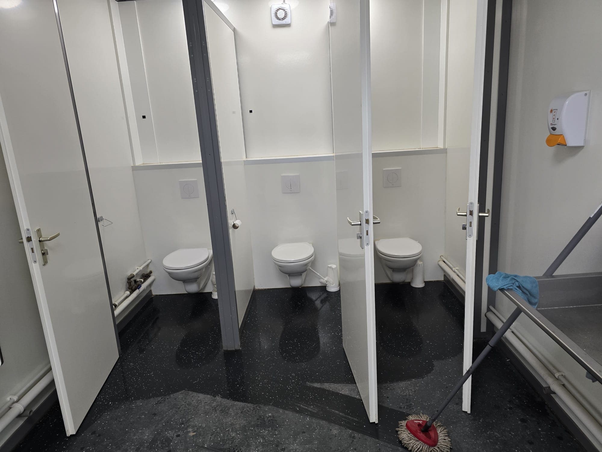 Schoonmaakproject bouwkeet