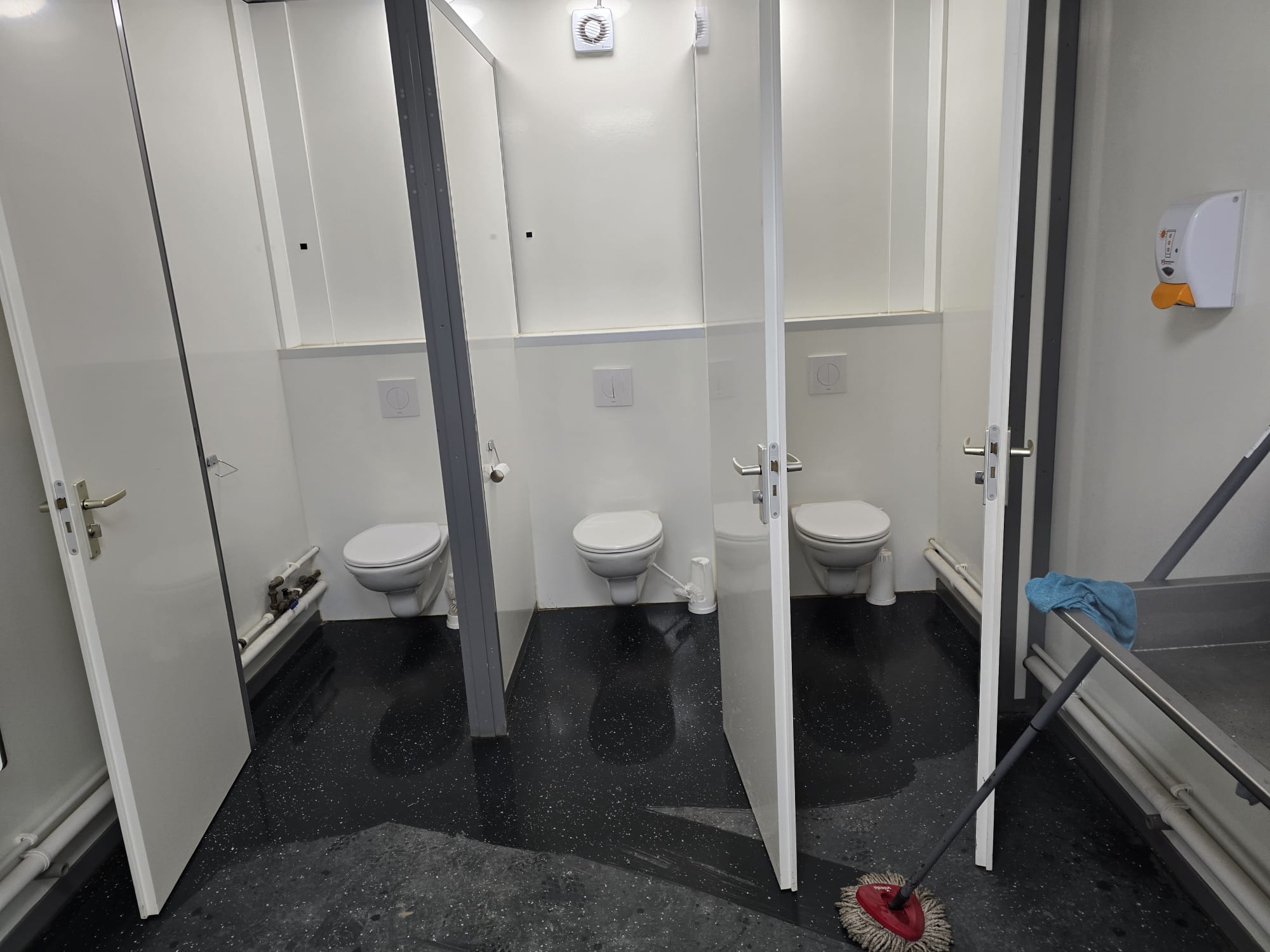 Schoonmaakproject bouwkeet